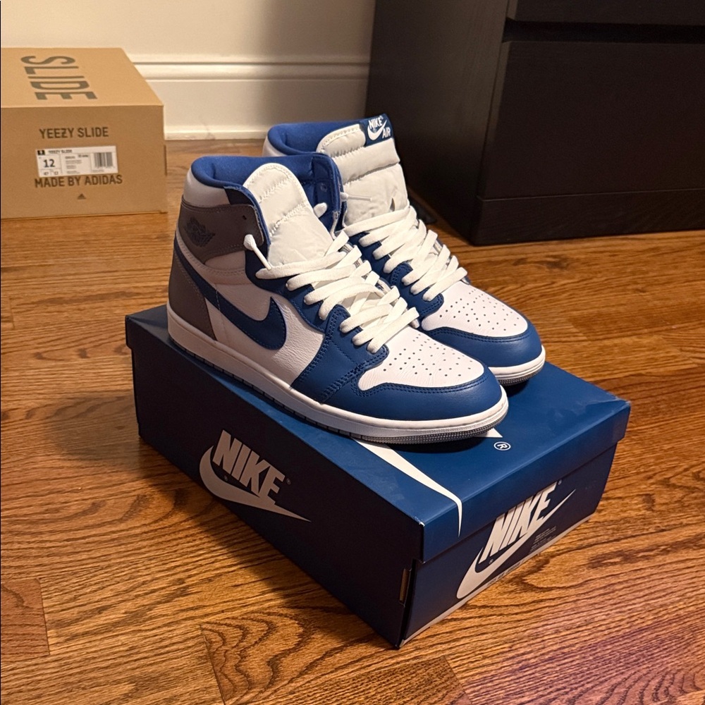Nike Men's High-Top Blue and White Sneakers